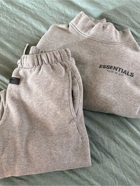 Essentials Kids Heather Grey Sweat Set - Logo Pullover & Joggers Size 8-10